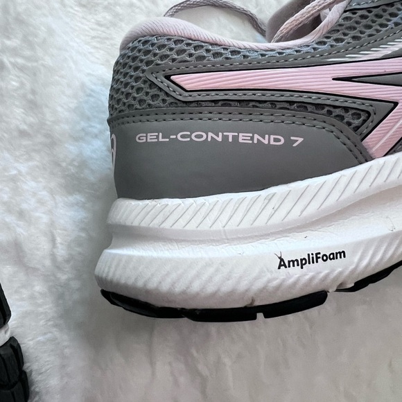 Brooks Gray and Pink Running Shoes - Picture 4 of 5